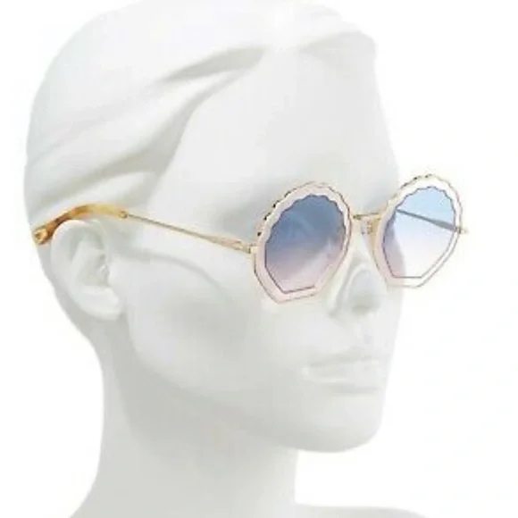 Chloe | Accessories | New Chloe Tally 56mm Scalloped Gold  display picture 3